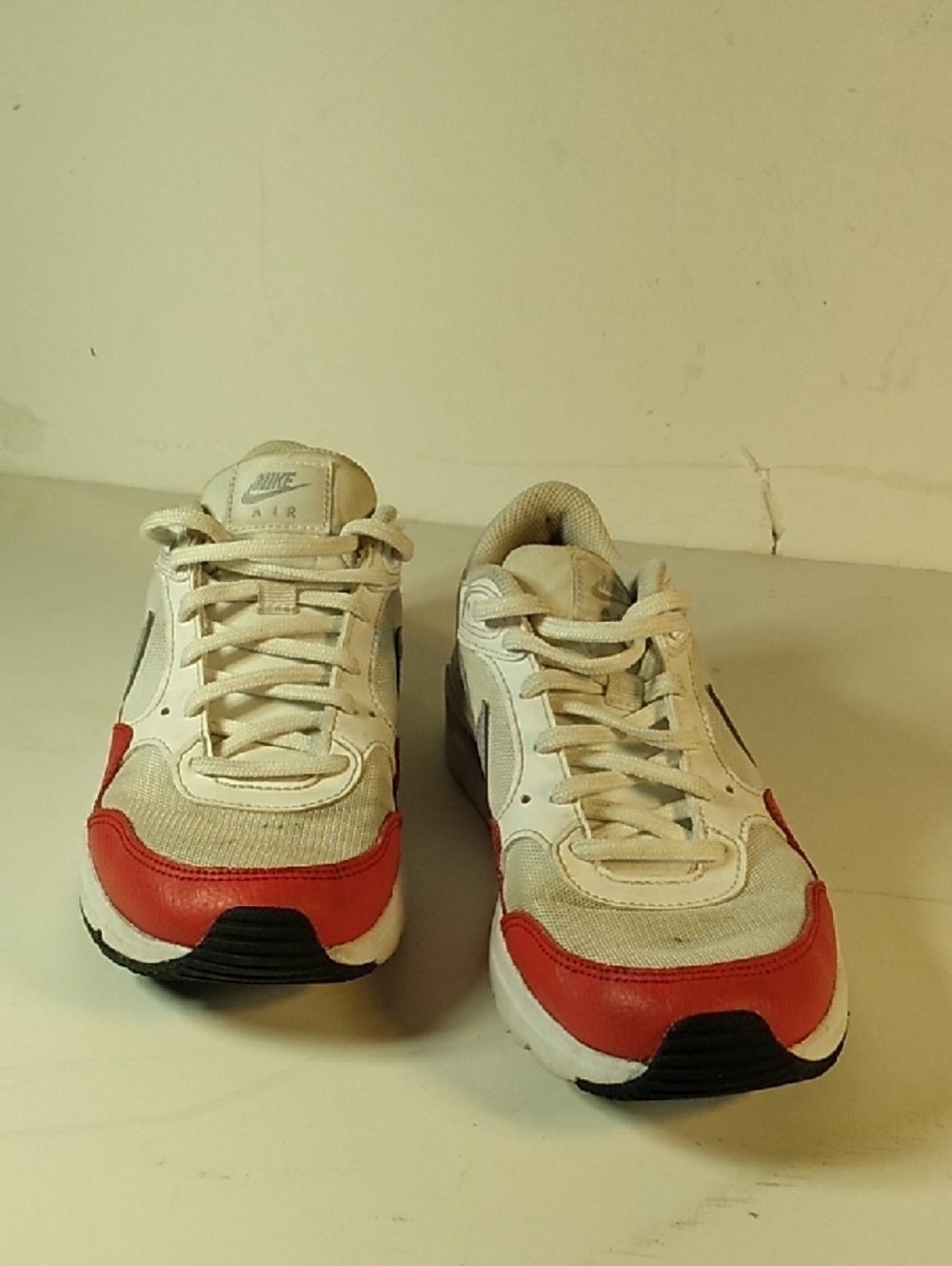 Nike Men’s White and Red Low-Top Sneakers